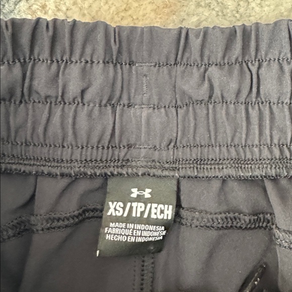 Women’s XS US black shorts with pockets - Picture 3 of 3